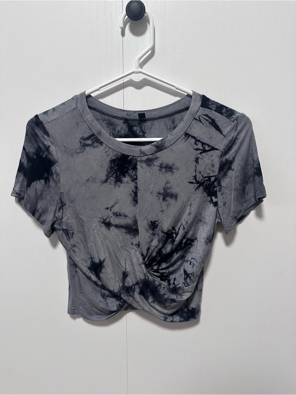 SHEIN Gray and Black Tie-Dye Twist Front Crop Top